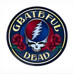 Circular logo featuring a skull with a lightning bolt and red roses, surrounded by the text ’GRATEFUL DEAD’.